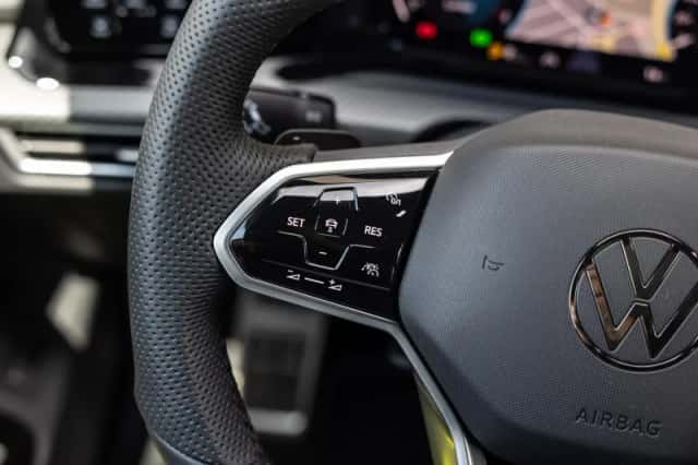 Volkswagen Golf (2024) thumbnail 43