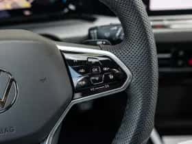 Volkswagen Golf (2024) thumbnail 44