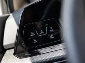 Volkswagen Golf (2024) thumbnail 46