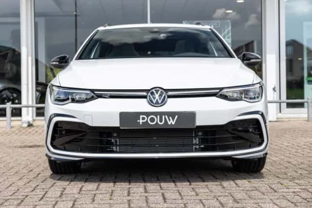 Volkswagen Golf (2024) thumbnail 6