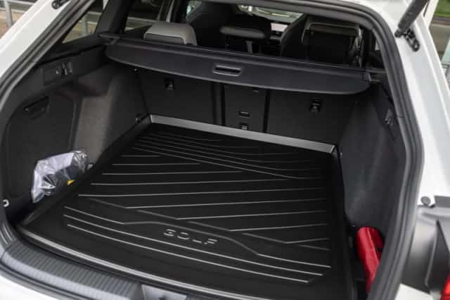 Volkswagen Golf (2024) thumbnail 9