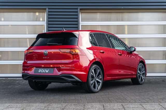 Volkswagen Golf (2026) thumbnail 2