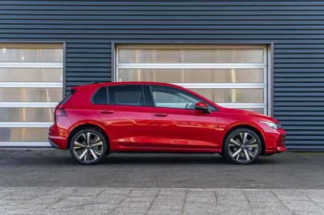 Volkswagen Golf (2026) thumbnail 3