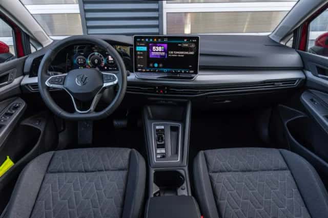 Volkswagen Golf (2026) thumbnail 5