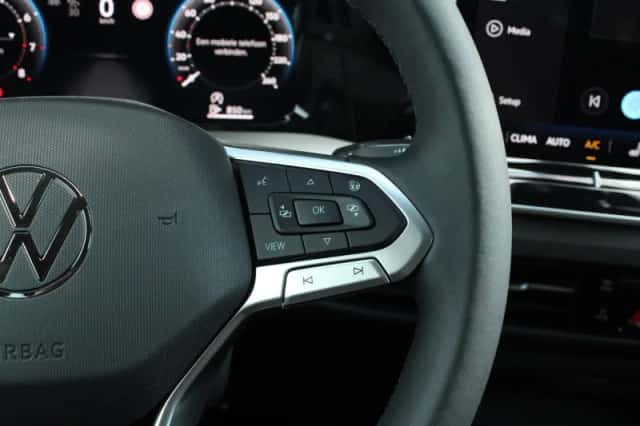 Volkswagen Golf (2025) thumbnail 25