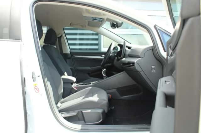 Volkswagen Golf (2025) thumbnail 31