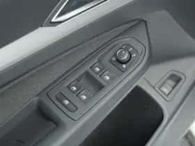 Volkswagen Golf (2025) thumbnail 37