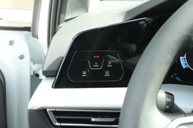 Volkswagen Golf (2025) thumbnail 39