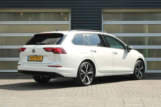 Volkswagen Golf (2025) thumbnail 2