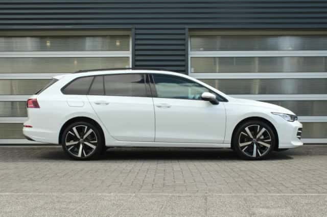 Volkswagen Golf (2025) thumbnail 3