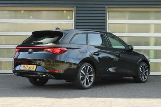 SEAT Leon Sportstourer (2025) thumbnail 2