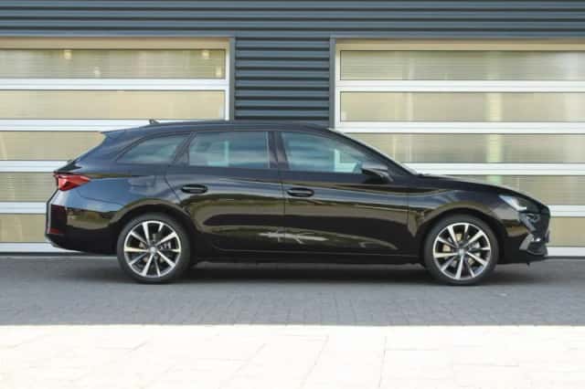 SEAT Leon Sportstourer (2025) thumbnail 3