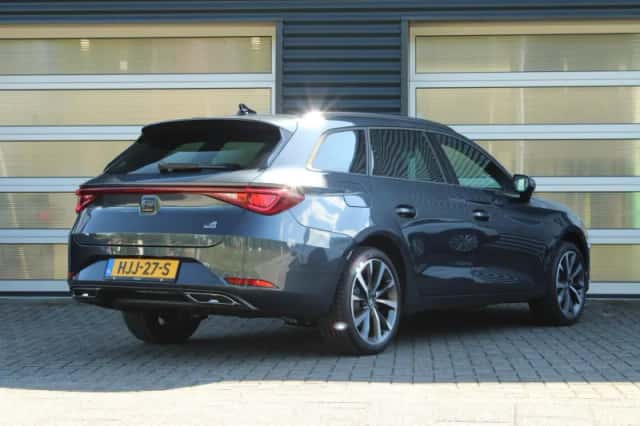 SEAT Leon Sportstourer (2025) thumbnail 2