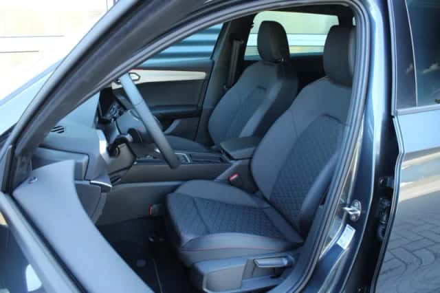 SEAT Leon Sportstourer (2025) thumbnail 4