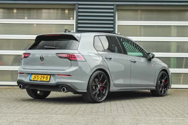 Volkswagen Golf (2025) thumbnail 2
