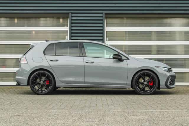 Volkswagen Golf (2025) thumbnail 3