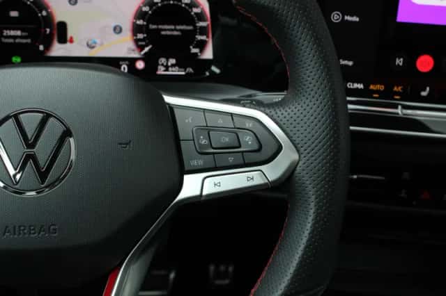 Volkswagen Golf (2025) thumbnail 25