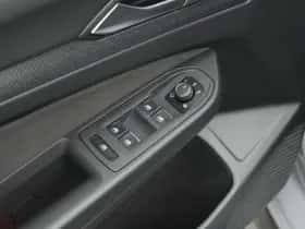 Volkswagen Golf (2025) thumbnail 39
