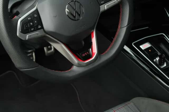 Volkswagen Golf (2025) thumbnail 43