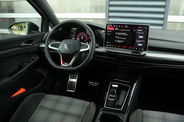 Volkswagen Golf (2025) thumbnail 55