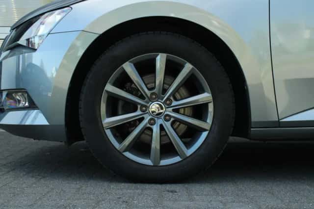 Škoda Superb (2019) thumbnail 13