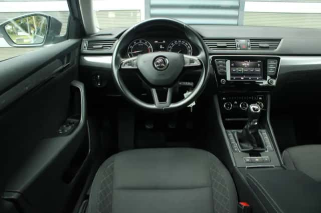 Škoda Superb (2019) thumbnail 19