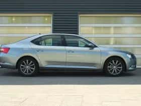 Škoda Superb (2019) thumbnail 3