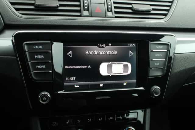 Škoda Superb (2019) thumbnail 24