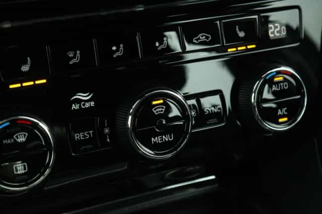 Škoda Superb (2019) thumbnail 26