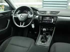 Škoda Superb (2019) thumbnail 30