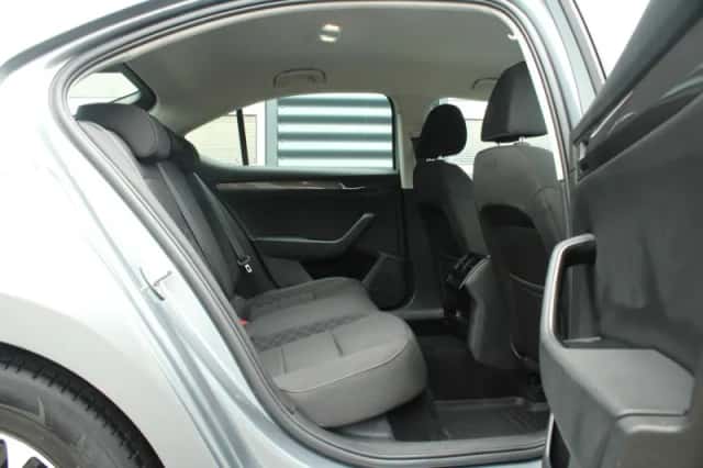 Škoda Superb (2019) thumbnail 32