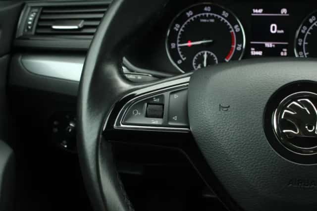 Škoda Superb (2019) thumbnail 36