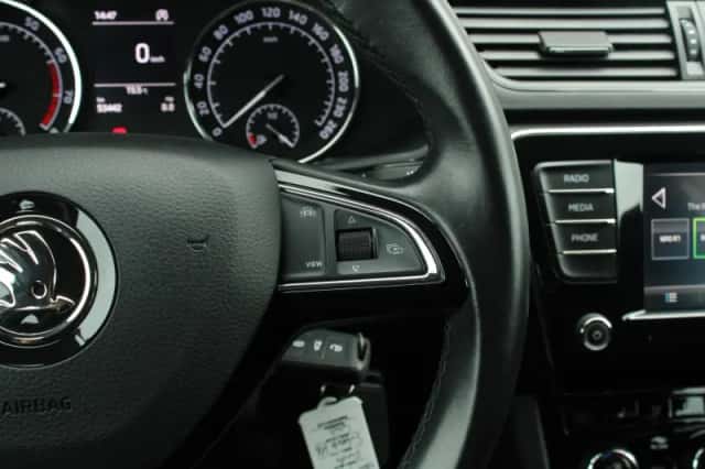 Škoda Superb (2019) thumbnail 37