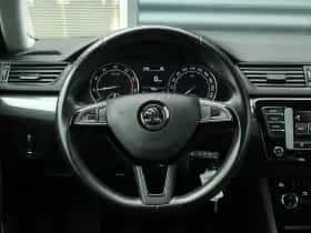Škoda Superb (2019) thumbnail 38