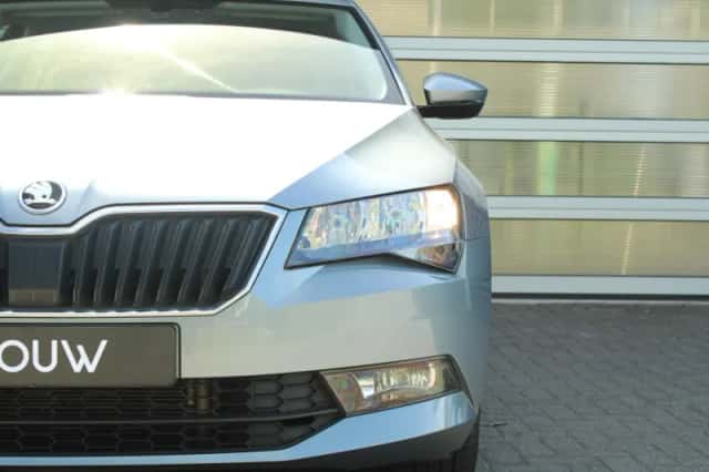 Škoda Superb (2019) thumbnail 7