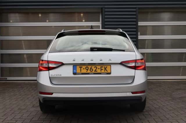 Škoda Superb (2023) thumbnail 11