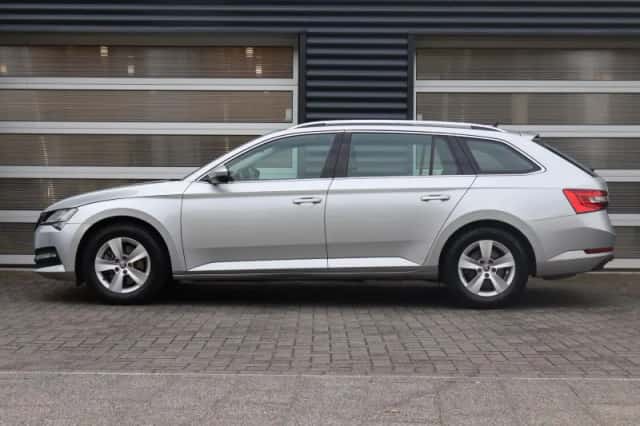 Škoda Superb (2023) thumbnail 13