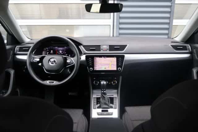 Škoda Superb (2023) thumbnail 5