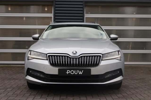Škoda Superb (2023) thumbnail 8