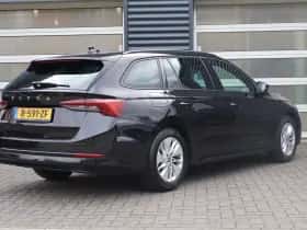 Škoda Octavia (2023) thumbnail 2