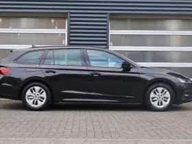 Škoda Octavia (2023) thumbnail 3