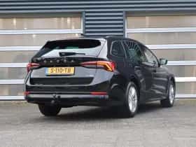 Škoda Octavia (2023) thumbnail 2