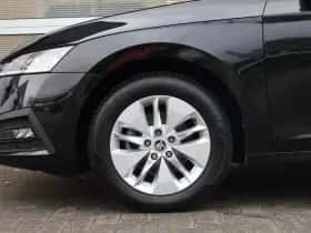 Škoda Octavia (2023) thumbnail 14