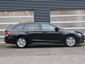 Škoda Octavia (2023) thumbnail 3