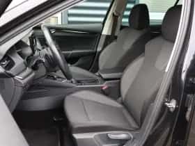 Škoda Octavia (2023) thumbnail 4