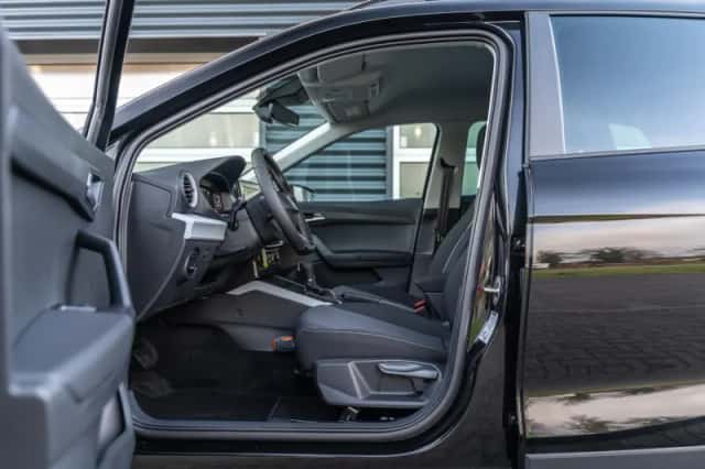 SEAT Arona (2025) thumbnail 17