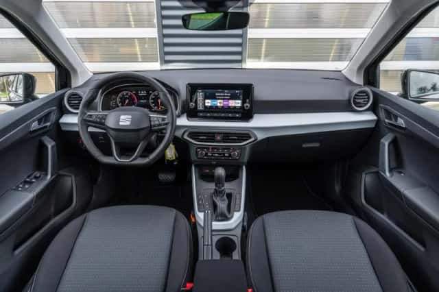 SEAT Arona (2025) thumbnail 5