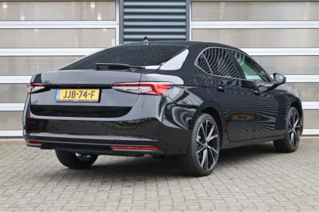 Škoda Superb (2025) thumbnail 2