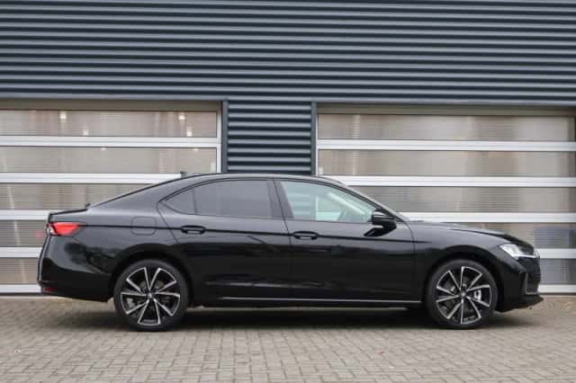 Škoda Superb (2025) thumbnail 3