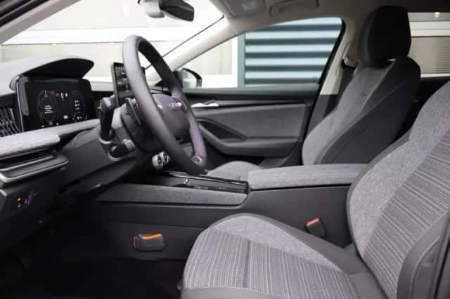 Škoda Superb (2025) thumbnail 4